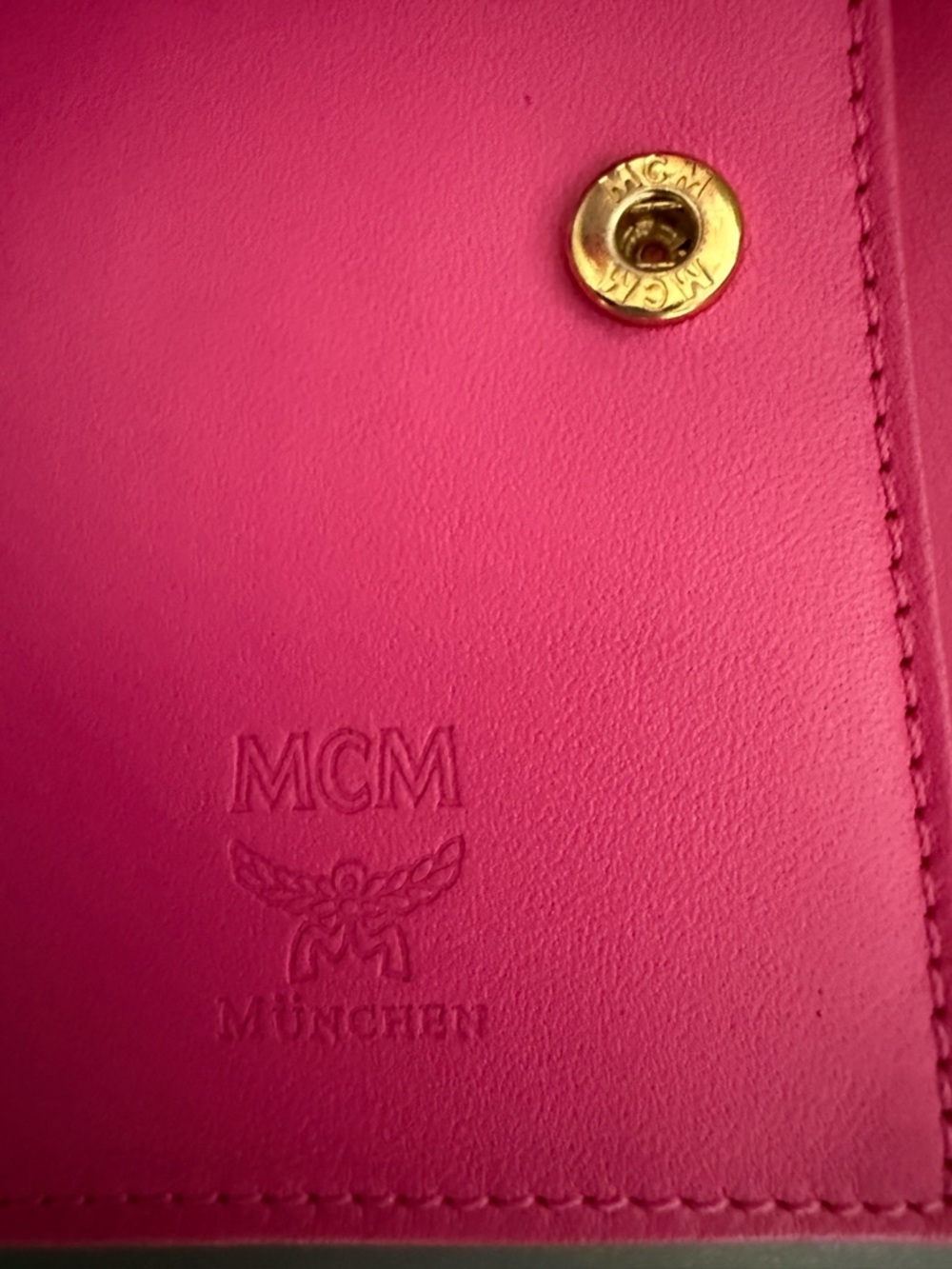 MCM Pink Leather Compact Wallet with Gold Logo Plaque COA - Picture 11 of 15